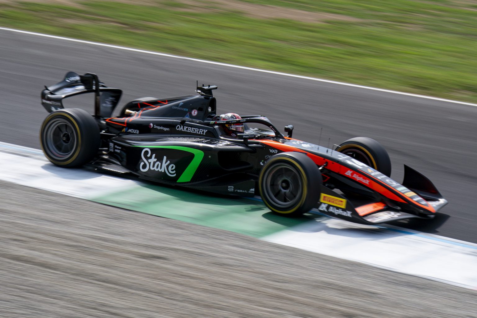 Enzo fecha participação em Monza com top-10