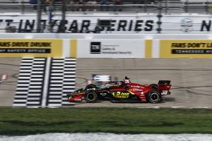 Indy: Pietro fecha temporada em Nashville